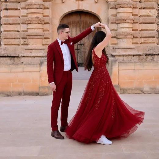 Axel twirling Jen